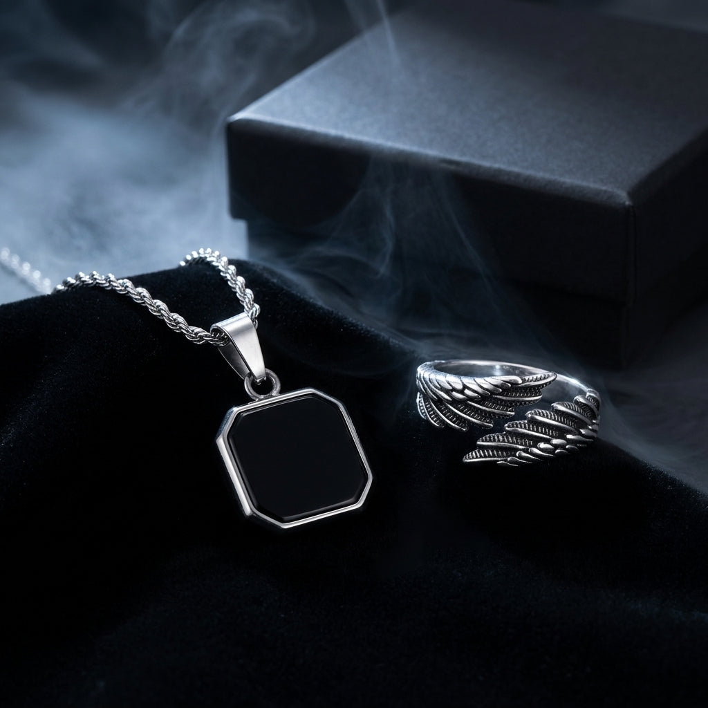 Dúo del Destino — Collar Espejo del Alma y Anillo Ala del Destino en set
