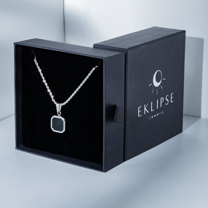 Collar Espejo del Alma puesto — estilo y caída